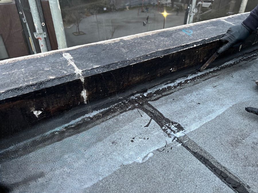 112 | 横浜防水職人 屋上防水 立上り入隅シーリングヘラ押さえ