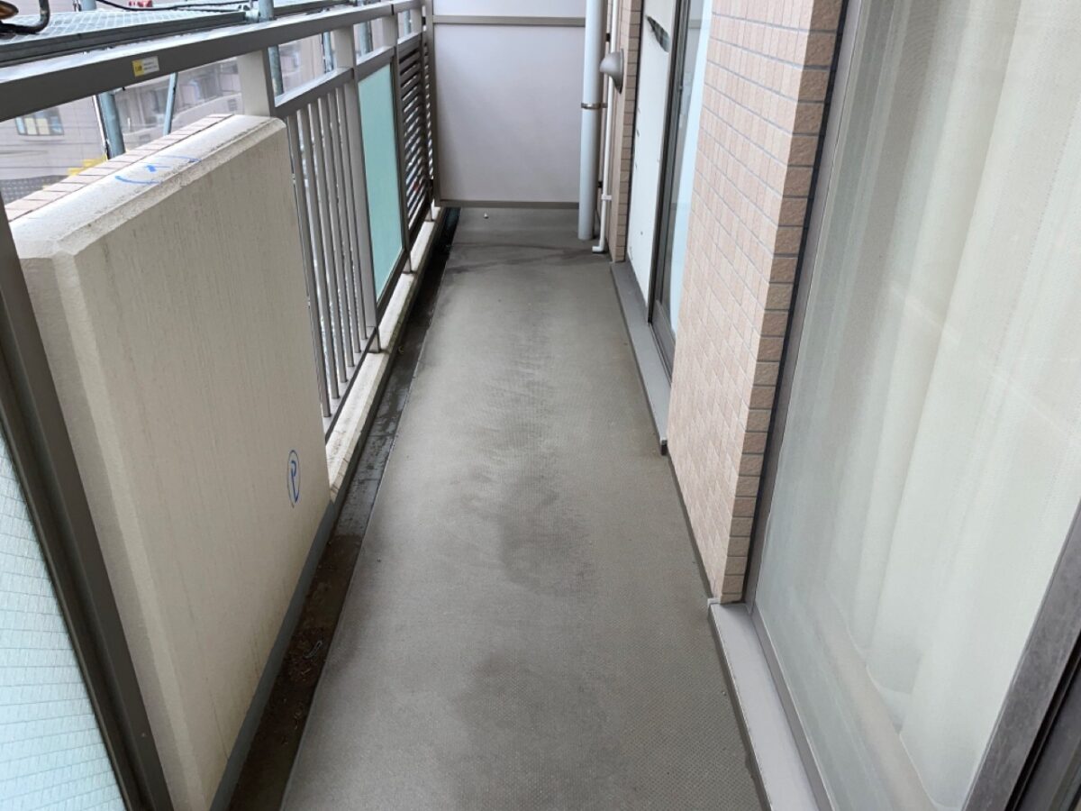 line_33579907435105 | 防水工事は神奈川県横浜市の横浜防水職人 バルコニー施工前