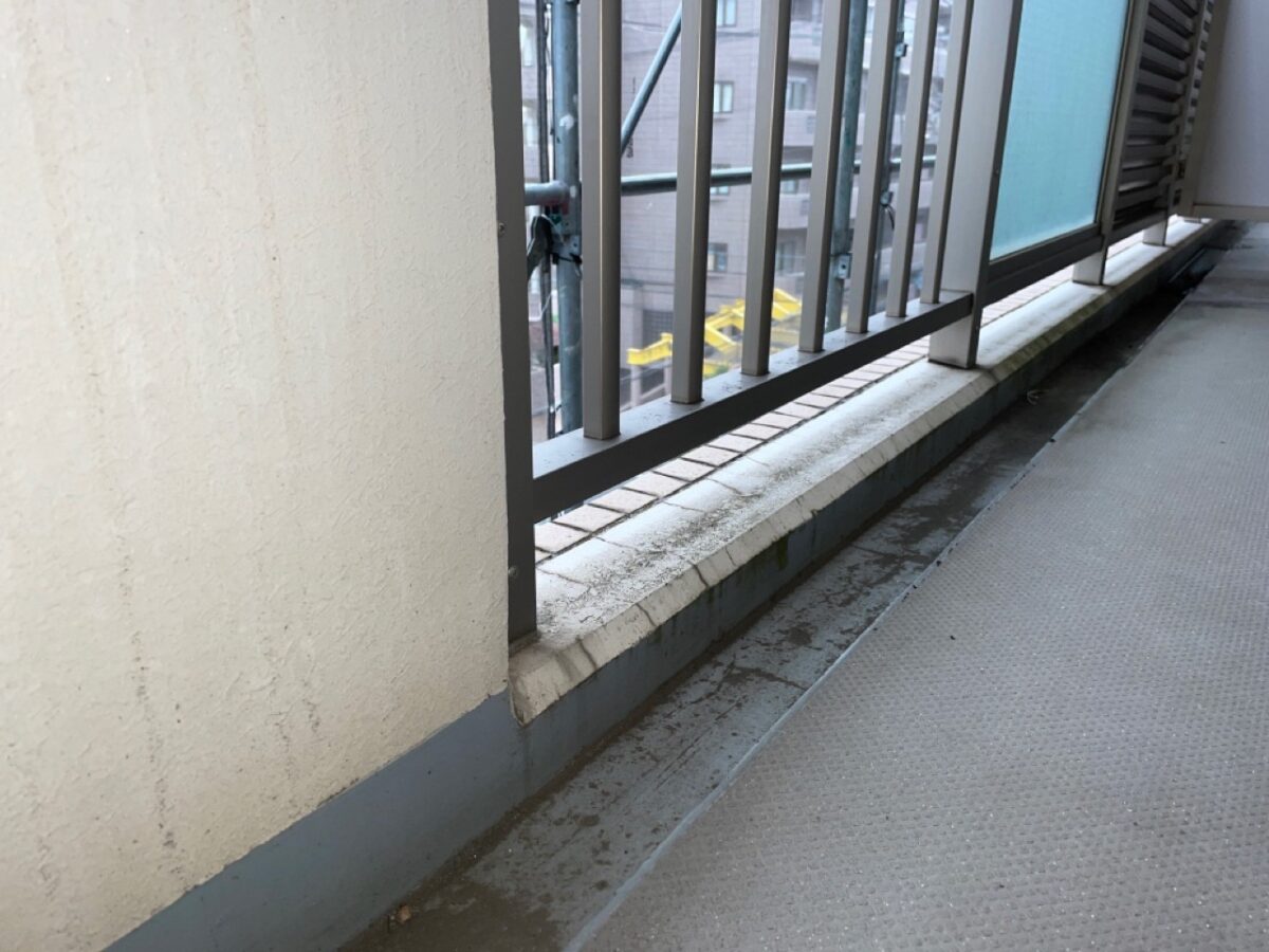 line_33580496153282 | 防水工事は神奈川県横浜市の横浜防水職人 バルコニー施工前