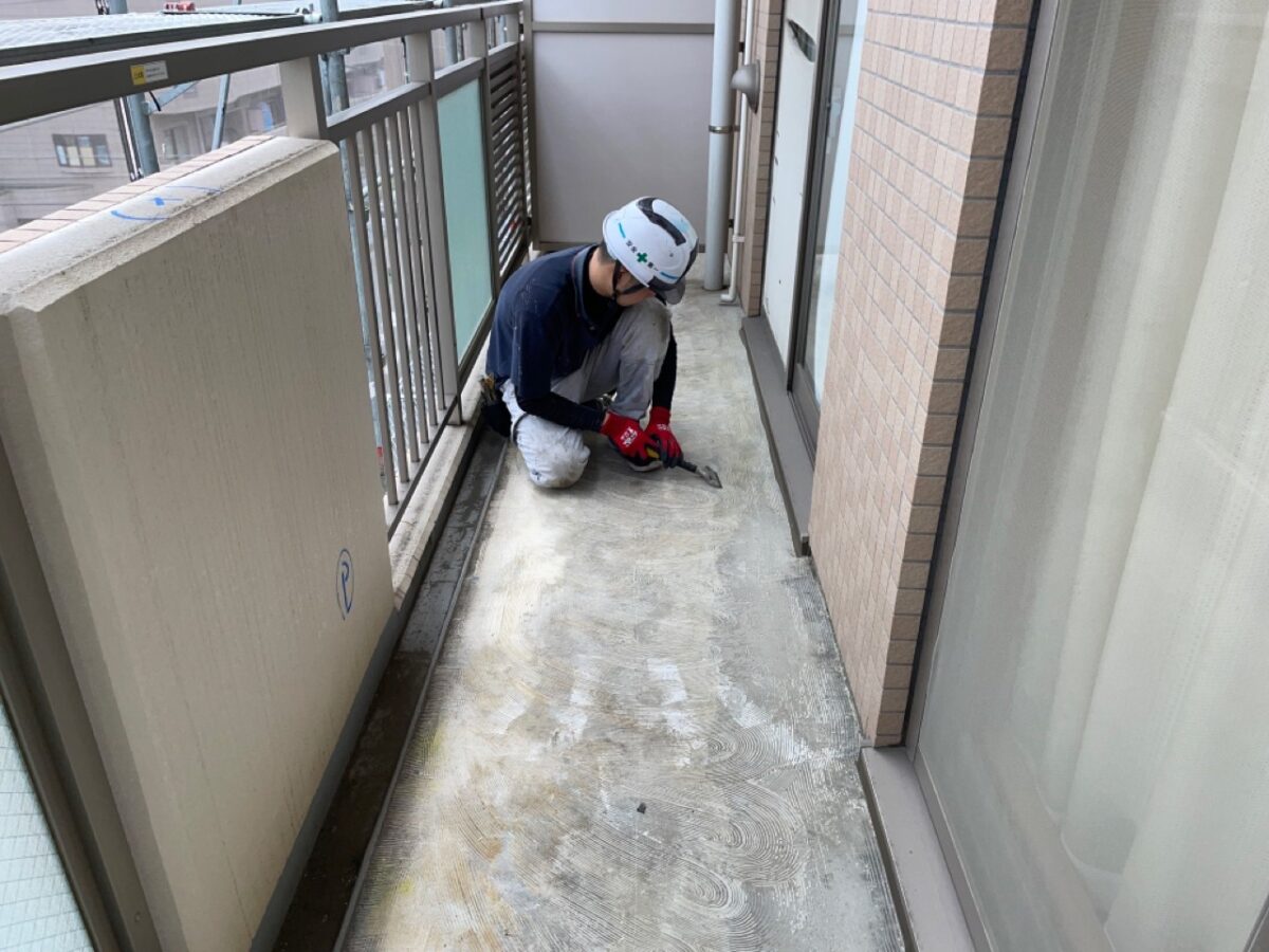 line_33581654476927 | 防水工事は神奈川県横浜市の横浜防水職人 シート撤去・ケレン清掃