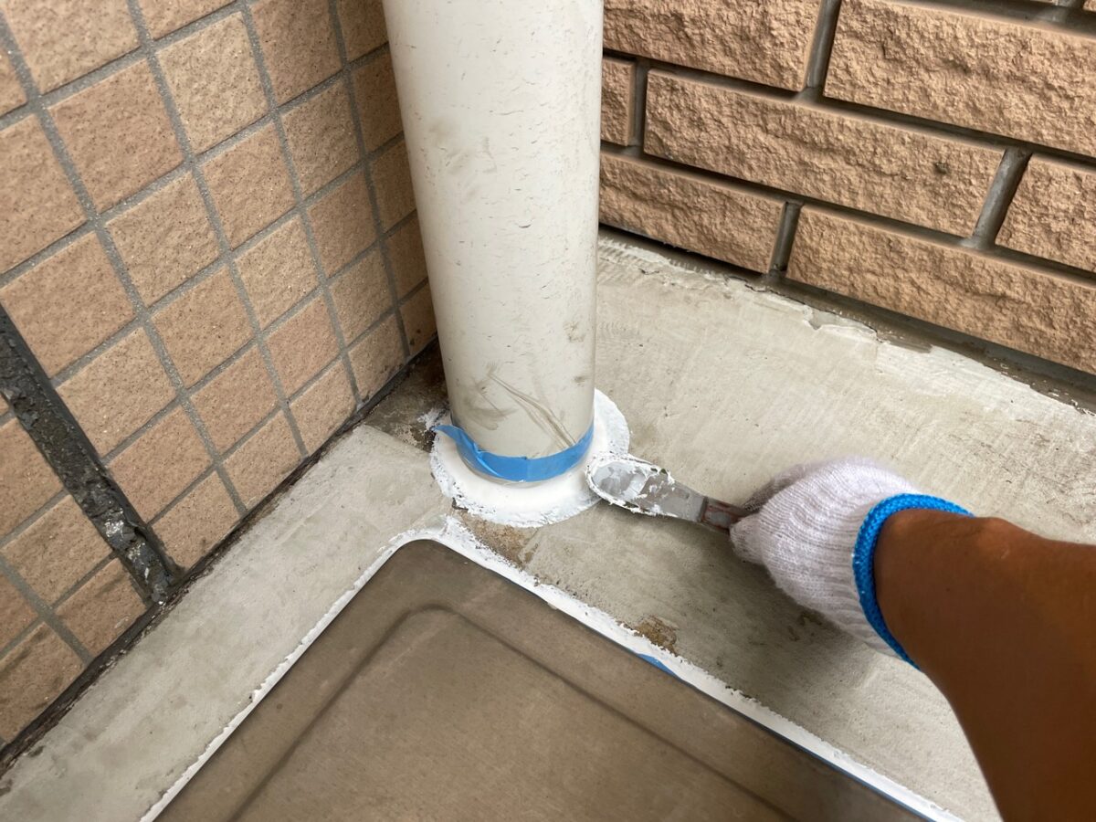 line_33585088803280 | 防水工事は神奈川県横浜市の横浜防水職人 縦樋周りシーリング