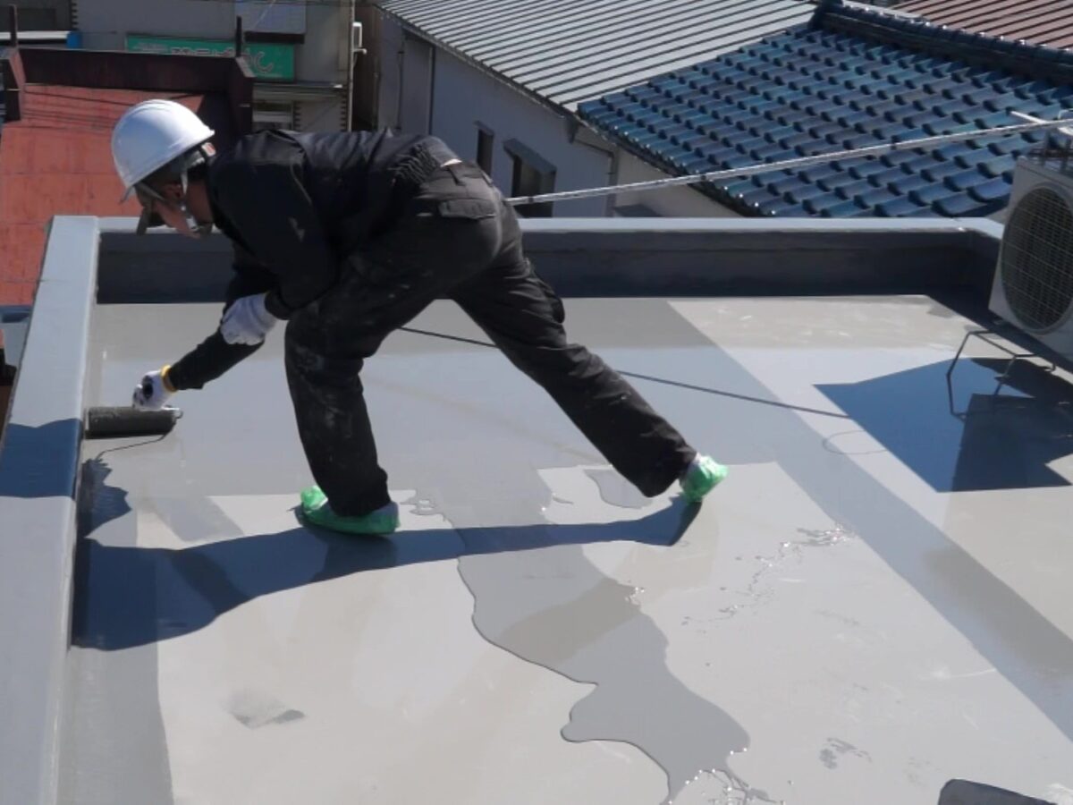 00243 - frame at 0m3s | 防水工事は神奈川県横浜市の横浜防水職人 トップコート塗布