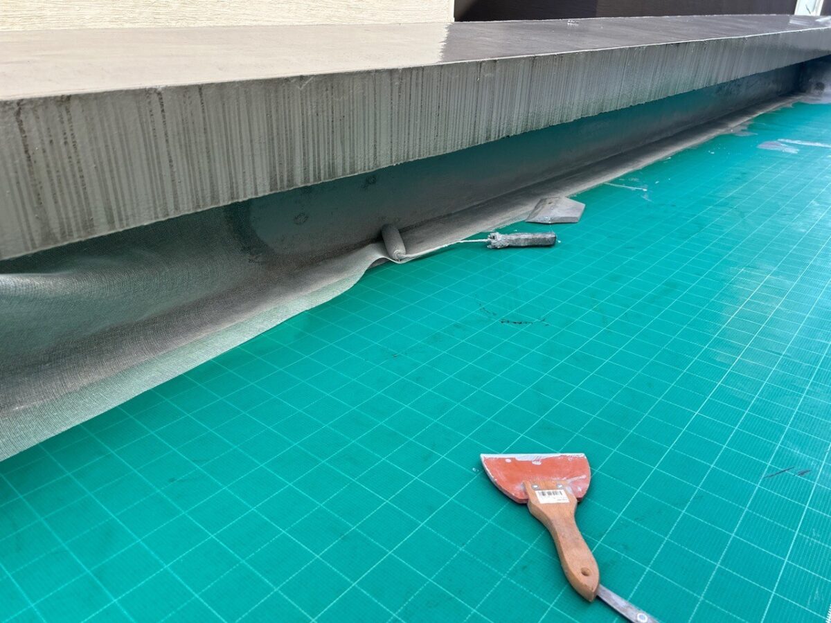 補強用ガラスクロス貼り