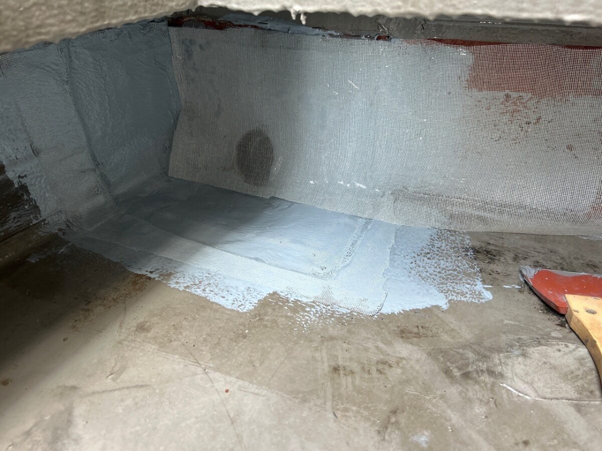 補強用ガラスクロス貼り