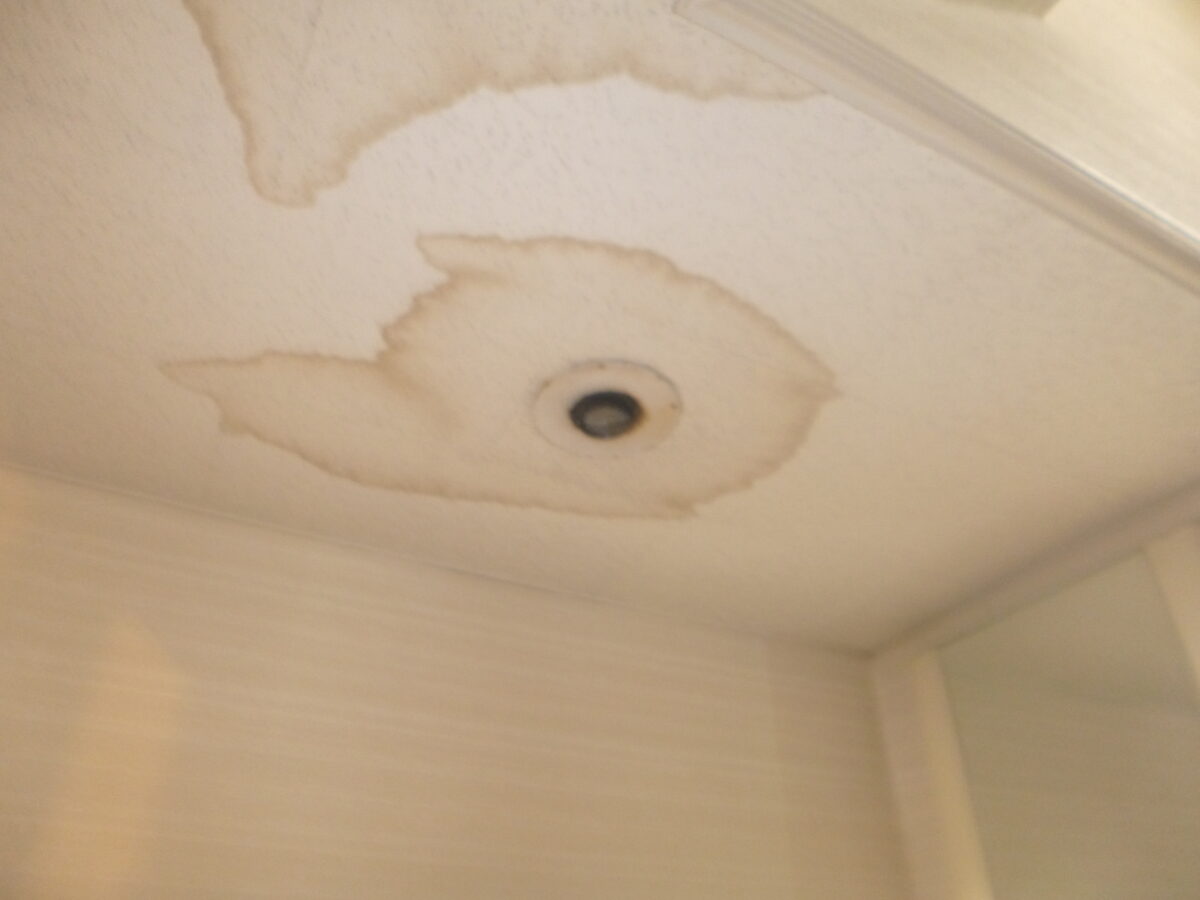 室内雨漏り状況