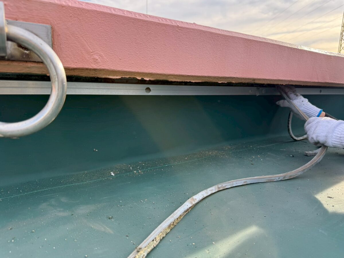 既存シール撤去