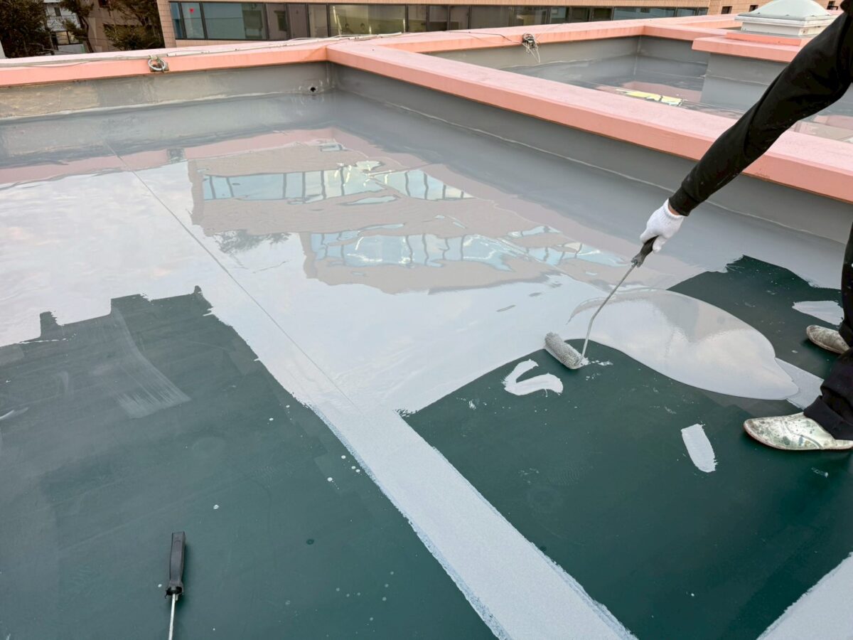 ウレタン一層目塗布